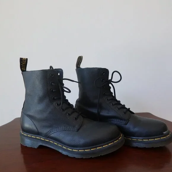 Dr. Marten's 1460 Black Boots Women's US Size 9. - Picture 1 of 4